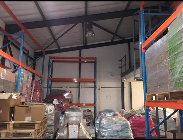 871M² WAREHOUSE RENTED IN WESTLAKE
